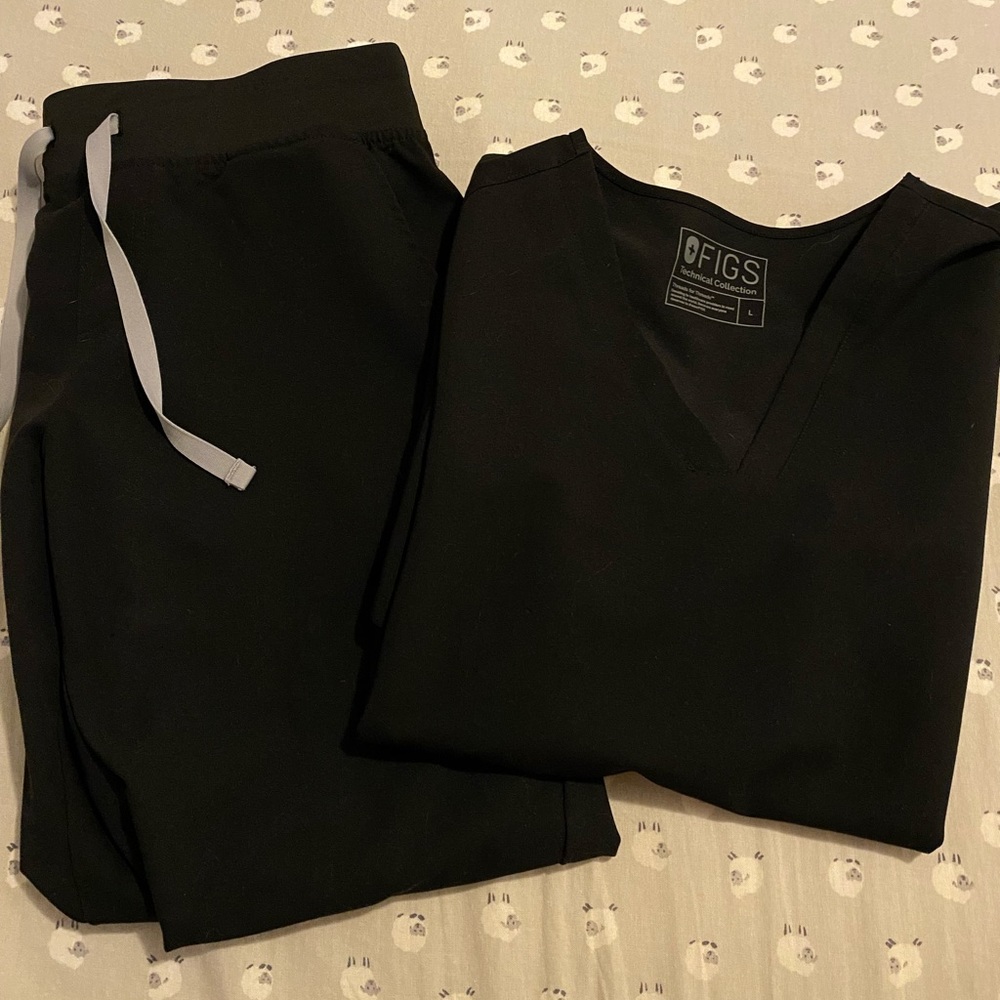 Black Figs Scrub Set